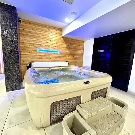 Anmaria Hotel 4*