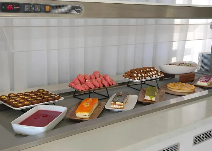 Nelia Sea Breeze Hotell