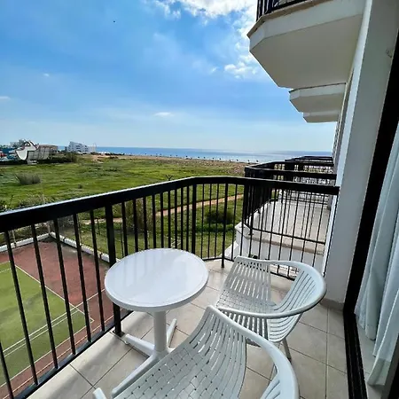 Ξενοδοχείο Nelia Sea Breeze 4*