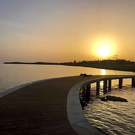 Nelia Sea Breeze Hotel 4*