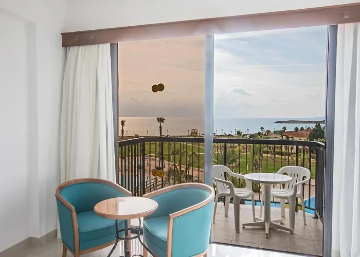 Nelia Sea Breeze Hotel 4*
