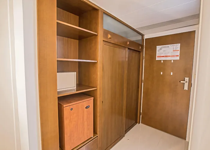 Hotel Nelia Sea Breeze 4*