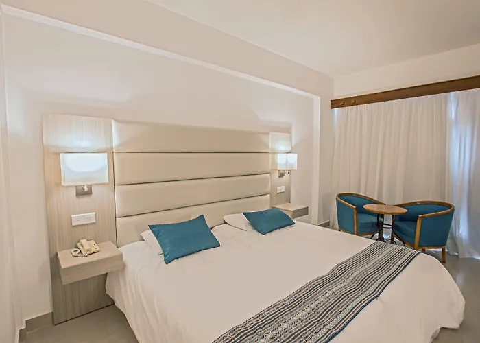 Nelia Sea Breeze فندق أيا نابا