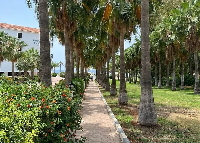 Nelia Sea Breeze فندق أيا نابا